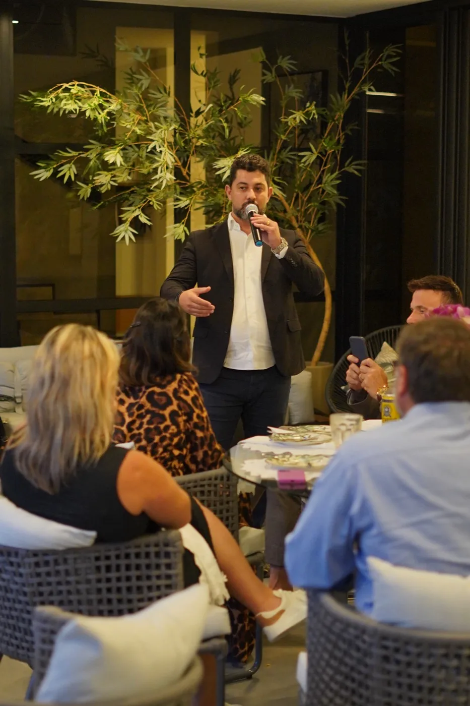 Fábio Valois, Consultor de Resultados do Grupo Desafio, durante encontro com empresários
